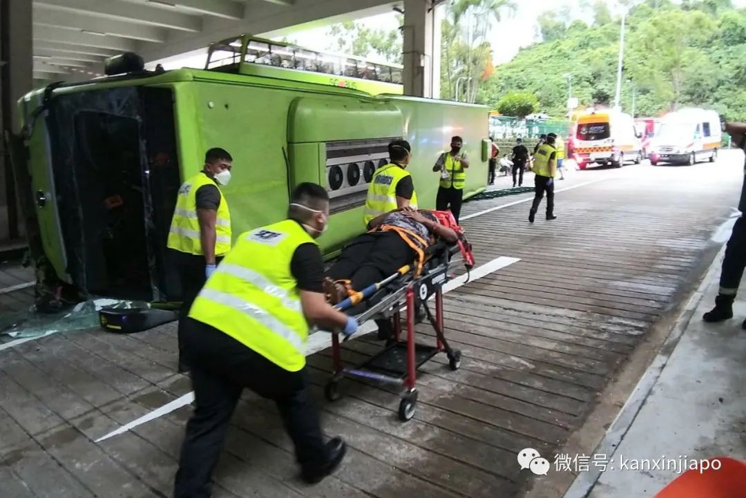 17人受伤！新加坡巴士相撞坠落，事发全过程视频曝光