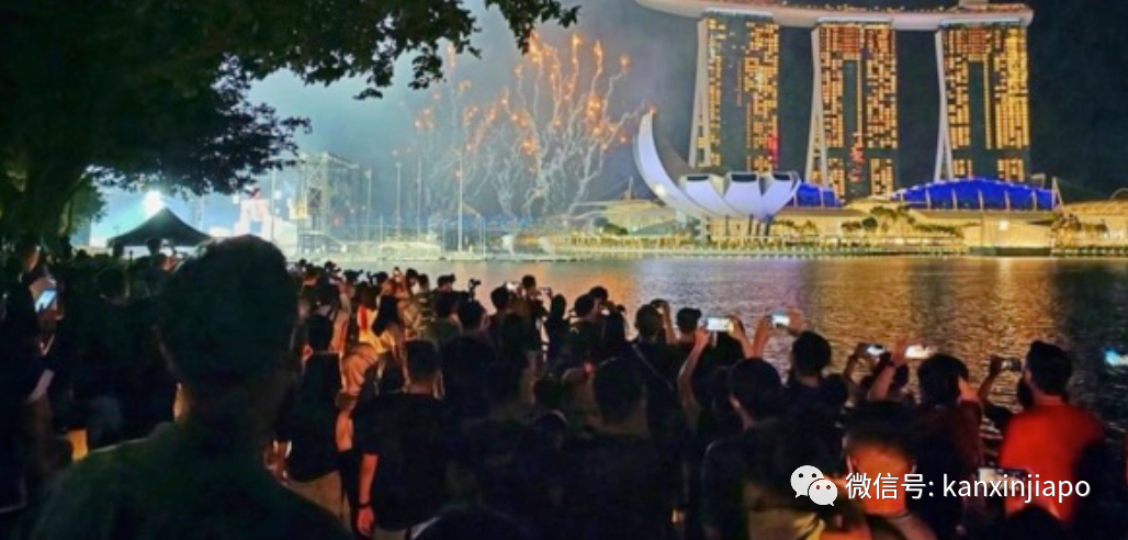 滨海湾被挤爆了！只为了一睹新加坡国庆彩排……