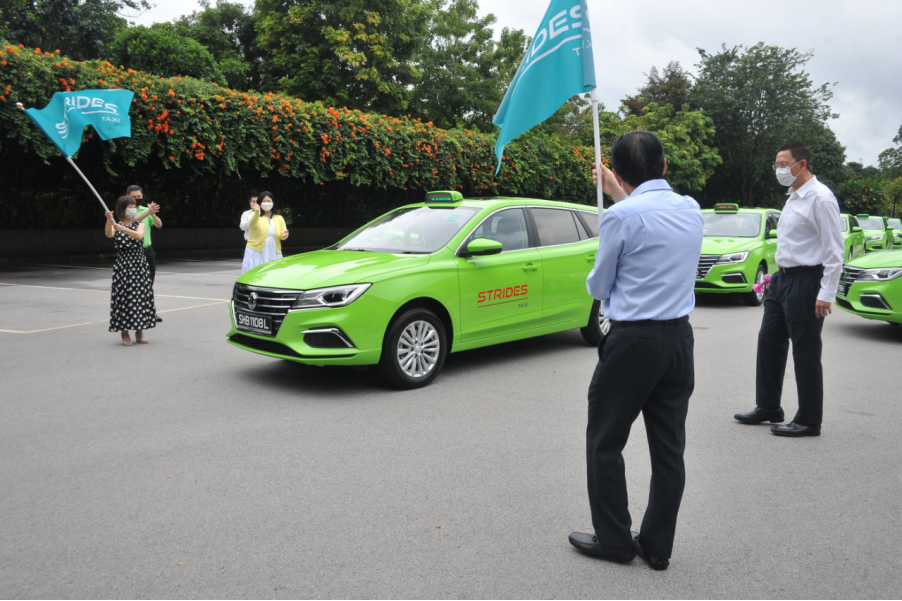 新加坡最大出租车公司SMRT“抛弃”奔驰和雪佛莱，搞起全电动“小绿车”