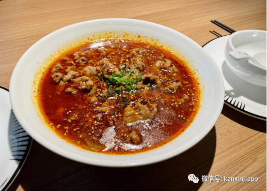 等了6年，風靡中國的網紅酸菜魚終于來新加坡了！