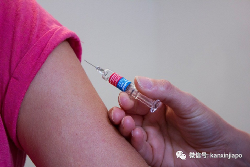 美国开始为儿童接种疫苗，印尼紧随其后