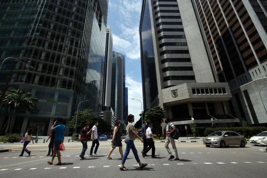 大批外籍人才離開!逆風翻盤拿到PR有希望了!