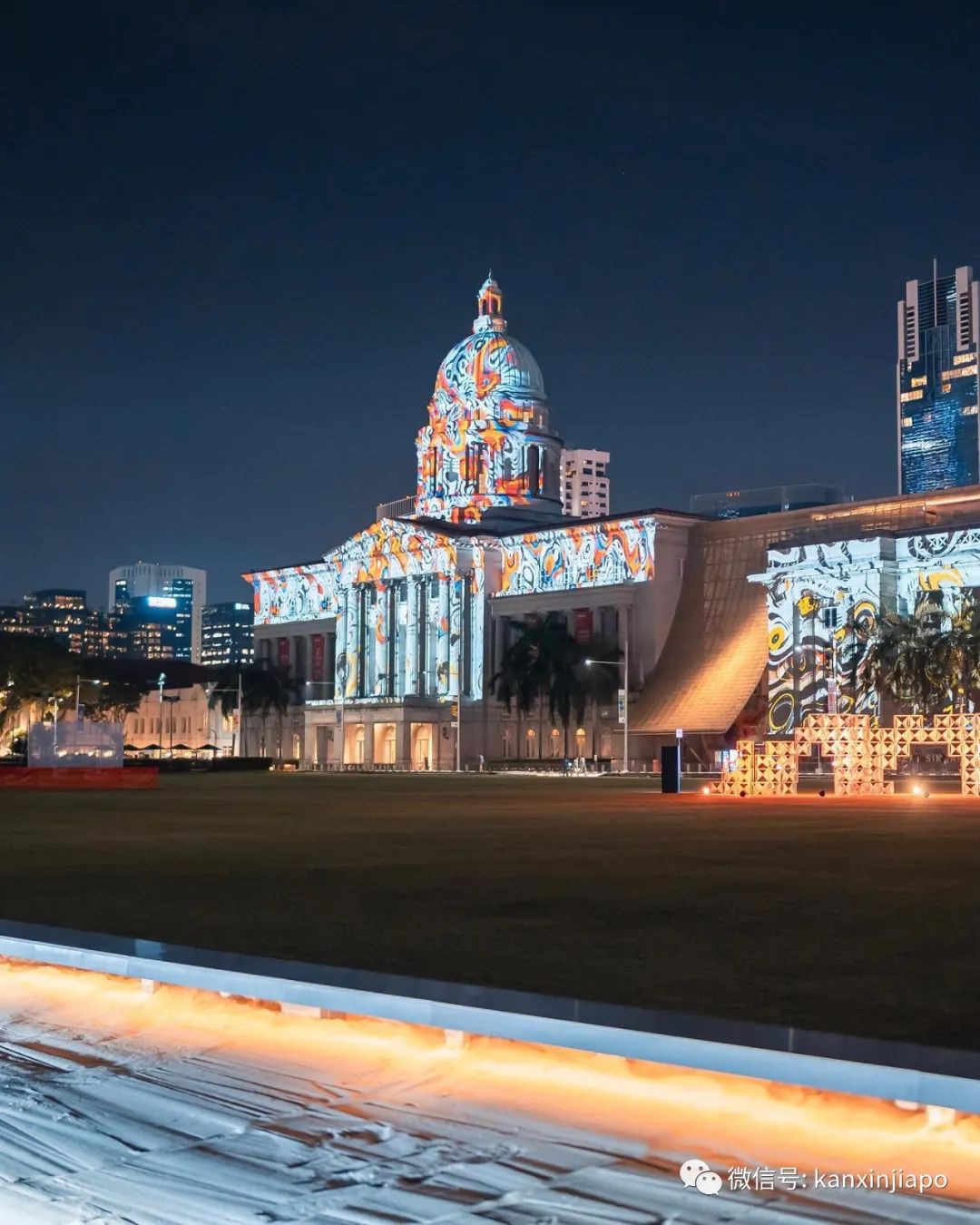 新加坡艺术节开幕啦！百年历史建筑已换上绚丽新装等着你，还有灯光秀、LIVE表演、互动游戏...