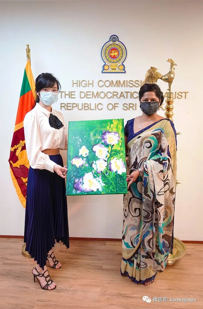 小小姐弟藝術家在新加坡國家級藝術中心開個人畫展,背後還有這個的原因...