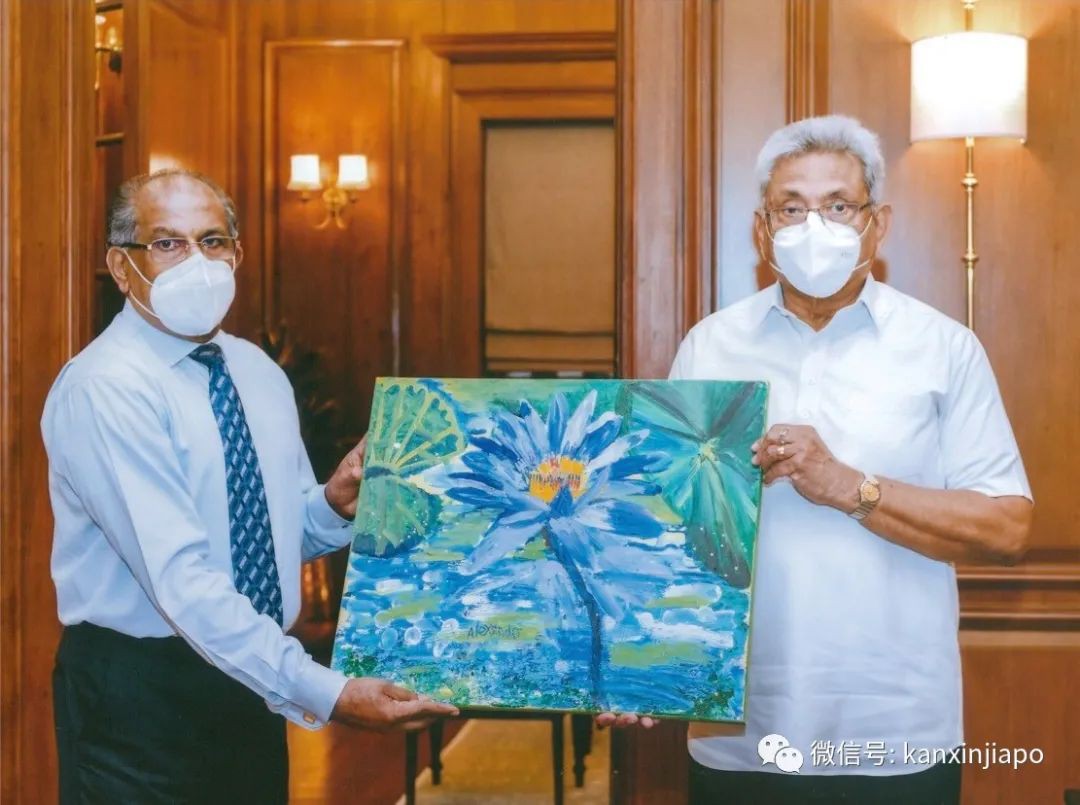 小小姐弟藝術家在新加坡國家級藝術中心開個人畫展,背後還有這個的原因...