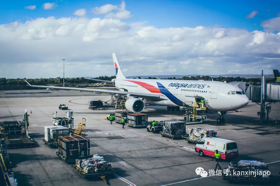 馬航客機起飛半小時後急降幾千米,乘客從座位上“飛”起來