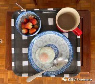 老师学生、身边的朋友都接二连三地“中彩”，得新冠只是个时间问题...