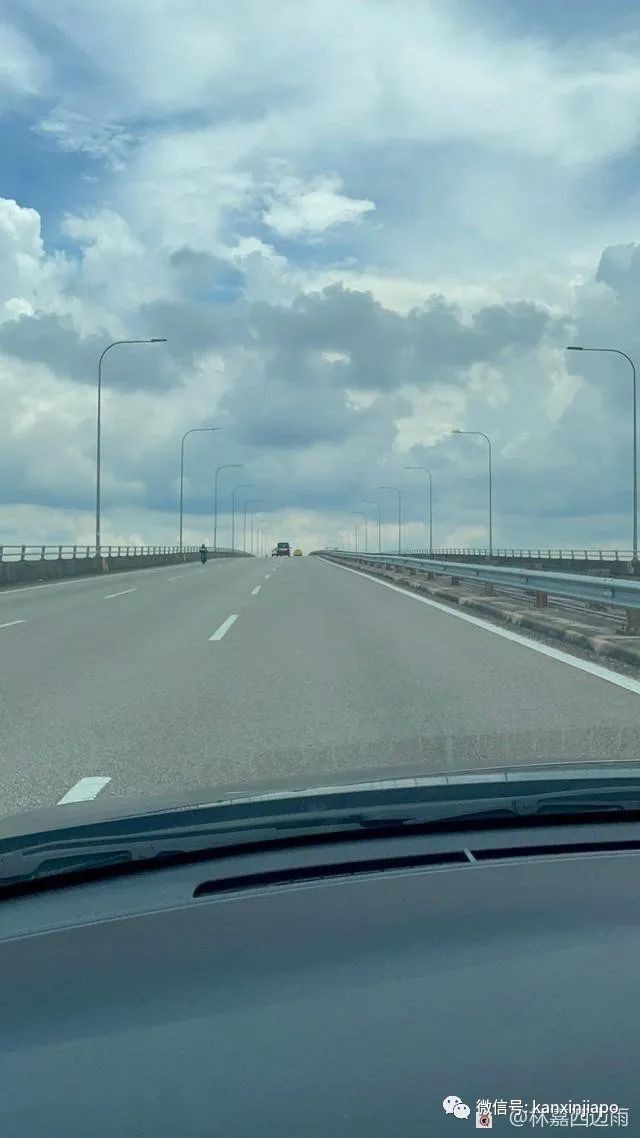 “在新加坡闷了两年，我终于开车回马来西亚探亲咯”