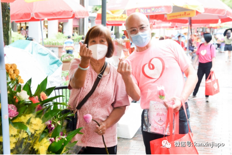 免费发红包康乃馨给妈妈们，坚持低价看病的新加坡百年医社暖心事这样多