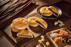 GOODWOOD PARK HOTEL’S MID-AUTUMN mooncake