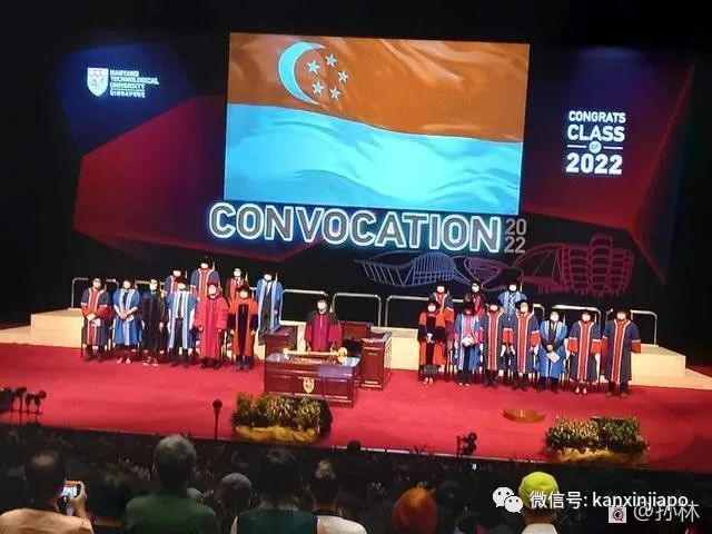 人生的裏程碑,畢業典禮後將要獨自面對社會了...