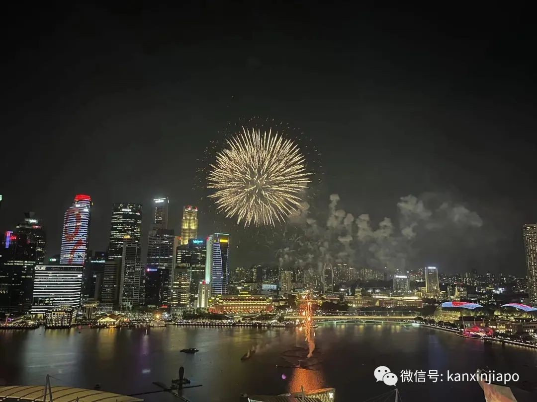 今夜国庆烟火璀璨，历数着新加坡的三灾八难