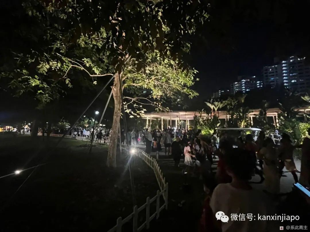 中秋节赏月变赏人从众,新加坡裕廊湖花园人山人海