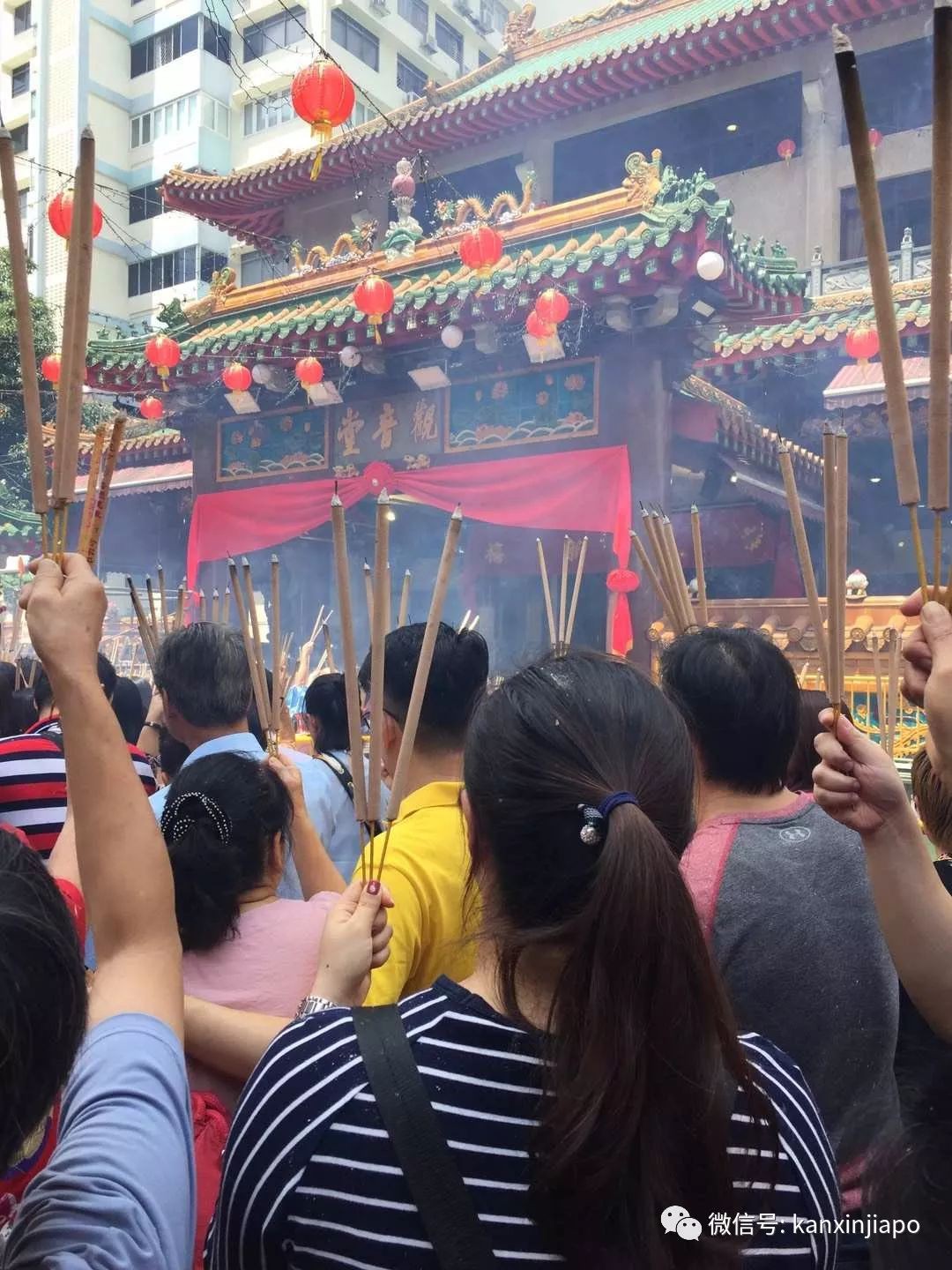 疯狂,新加坡人大年初一都会干这件事?!