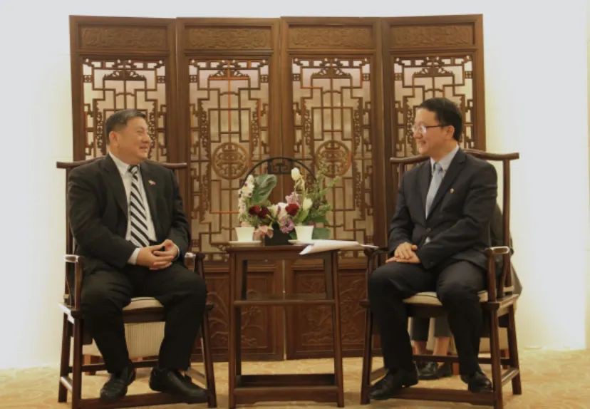 新加坡新任驻华大使会见中国外交部亚洲司司长