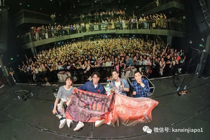 火遍《乐队的夏天》,民谣新秀椅子乐团终于来新加坡了!