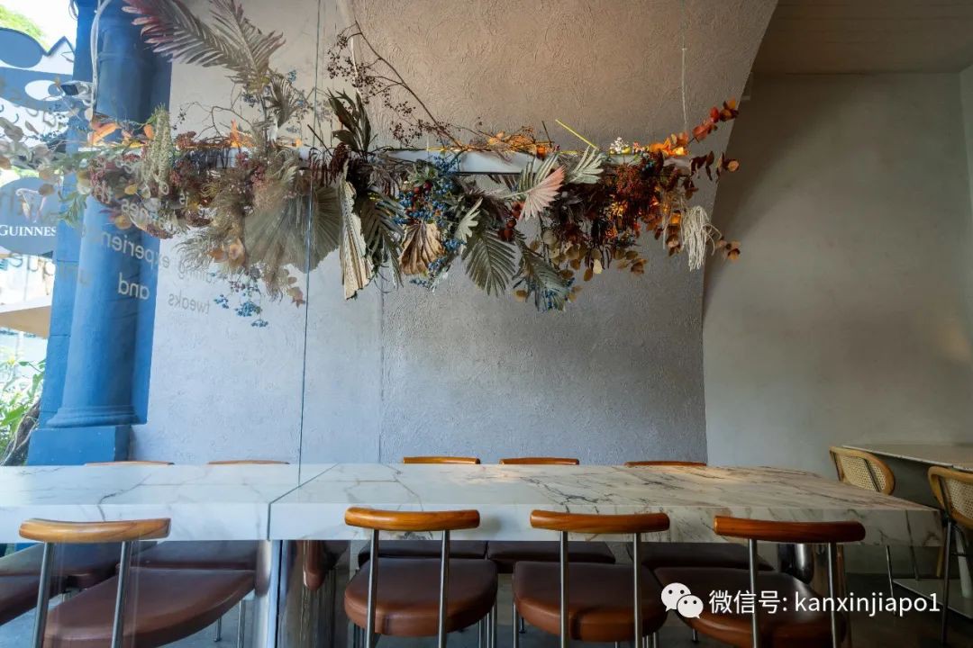 一秒到泰国!新加坡“饥饿”餐厅,竟出Blackpink Lisa的专属饮料~