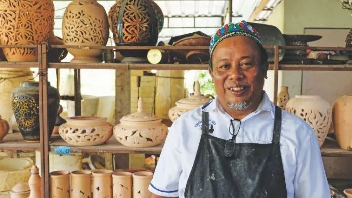 马来西亚陶器陶葫芦制作，霹雳州的重要标志