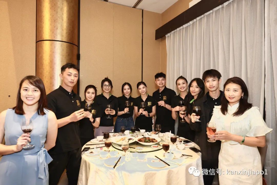 陕西西安战士战旗杂技团庆功晚宴,天鹅湖表演完美落幕