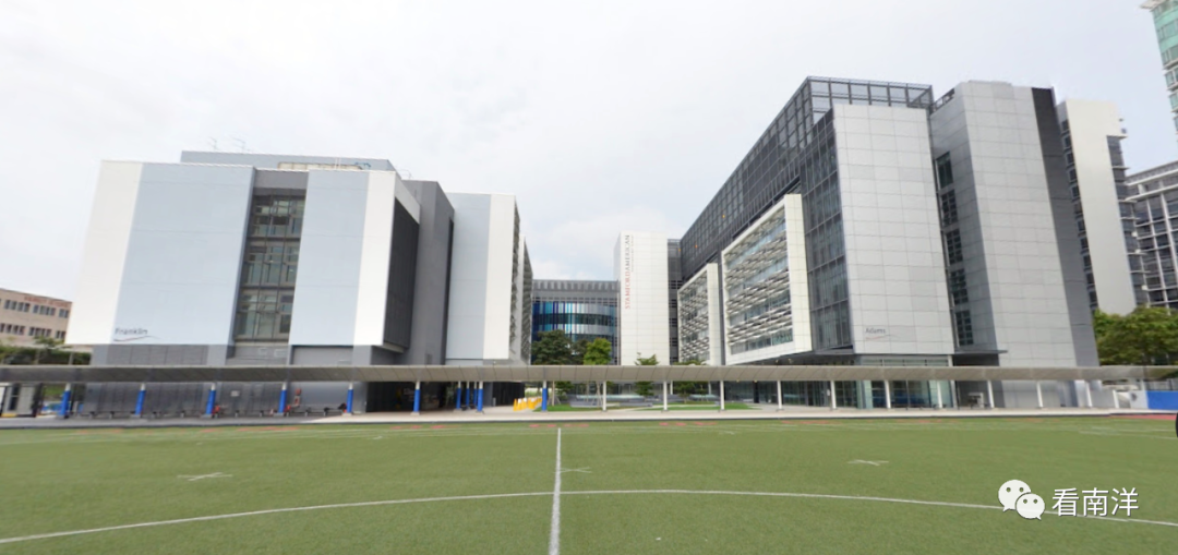 陌生人闯入新加坡国际学校与学生对峙