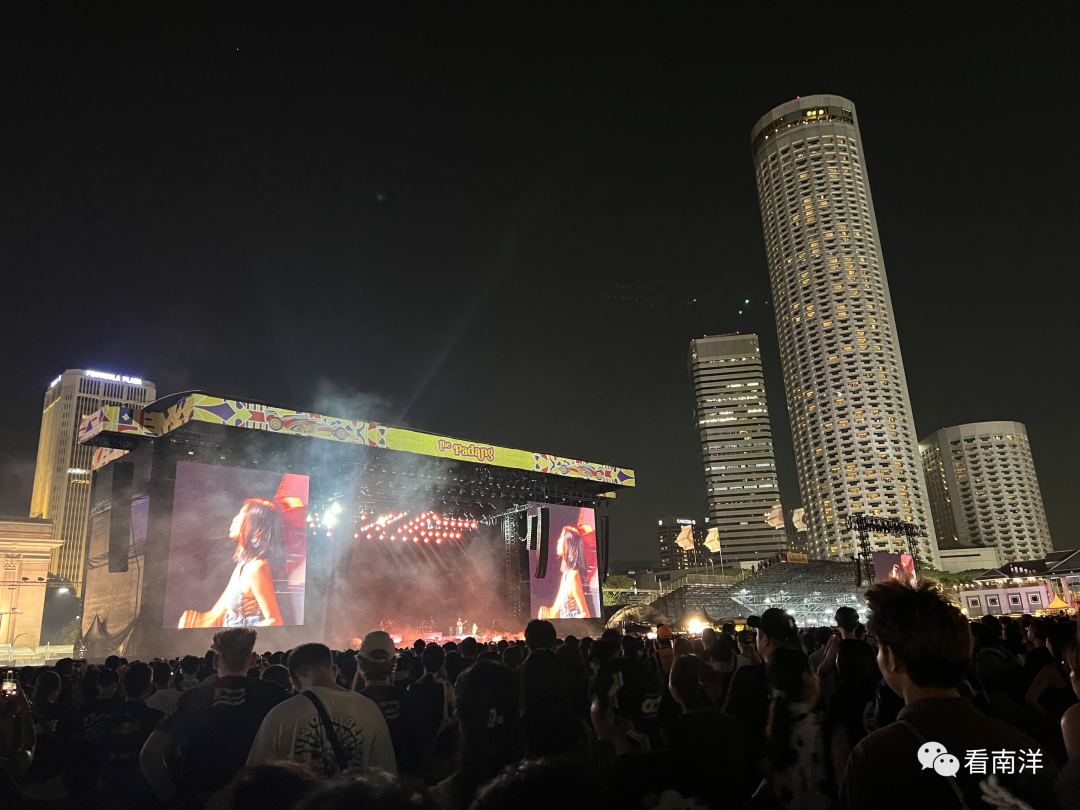 王嘉尔、Niki、Rich Brian...F1夜间演唱会嗨翻天！