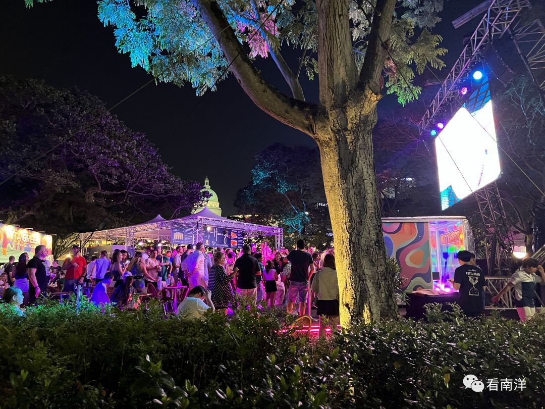 王嘉尔、Niki、Rich Brian...F1夜间演唱会嗨翻天！