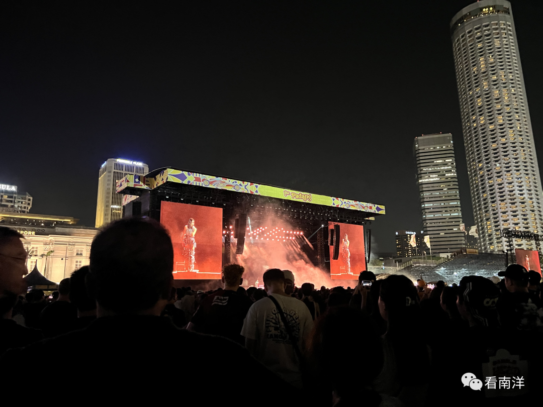 王嘉尔、Niki、Rich Brian...F1夜间演唱会嗨翻天！