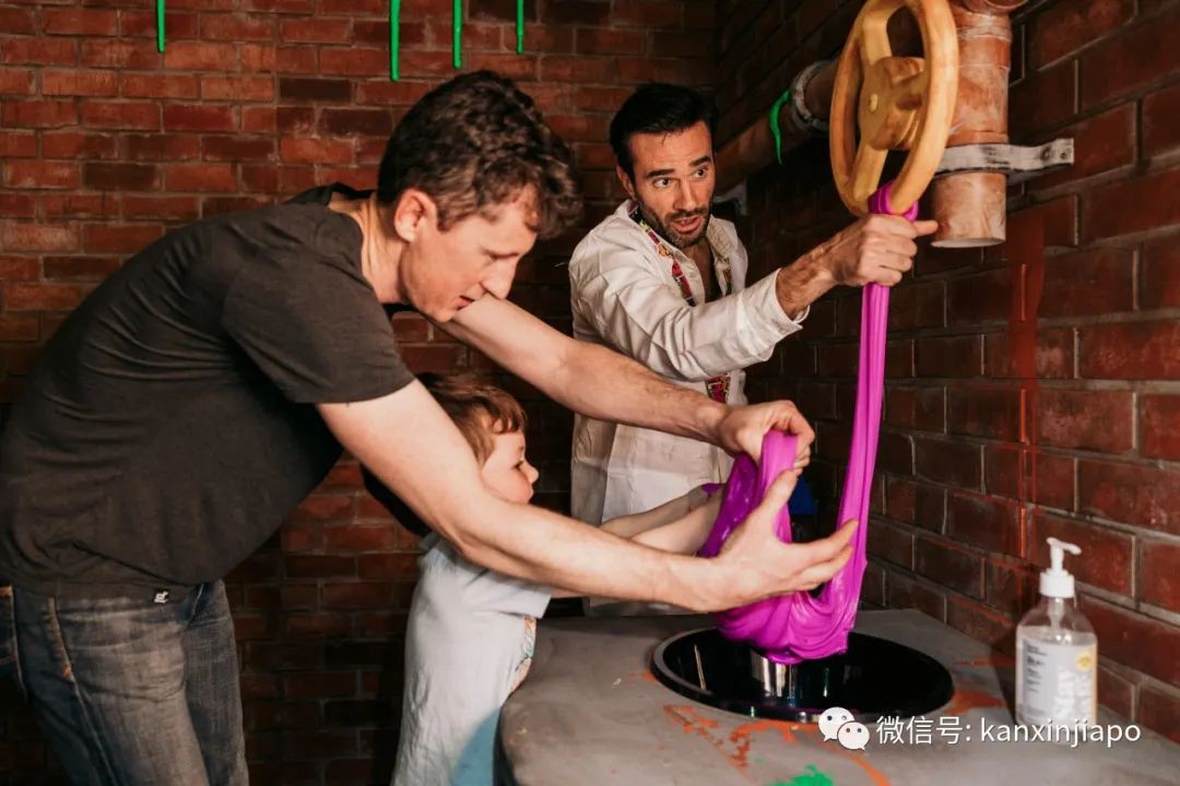 史莱姆、霓虹墙！澳洲儿童游乐场 Chaos Lab 登场新加坡，做次疯狂小小科学家