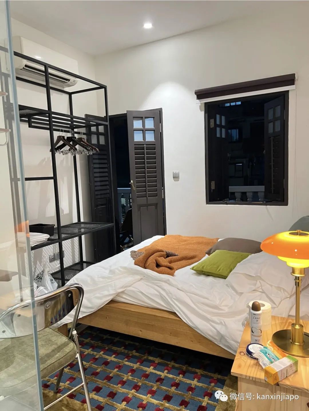 在新加坡花2万租了一间卧室，精神几近崩溃中”租房