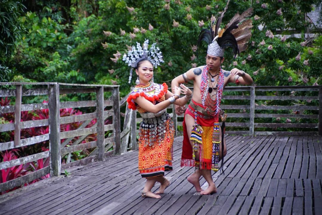 穿越时光：探索马来西亚砂拉越的古老文化与精彩故事