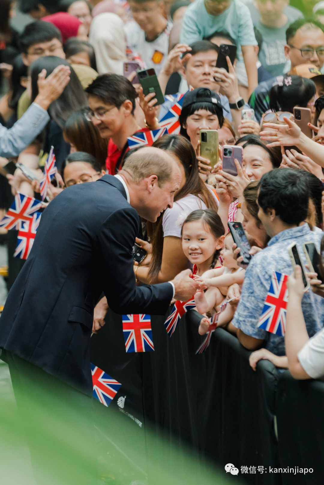 英国威廉王子来了!新加坡星耀樟宜瞬间变万人演唱会