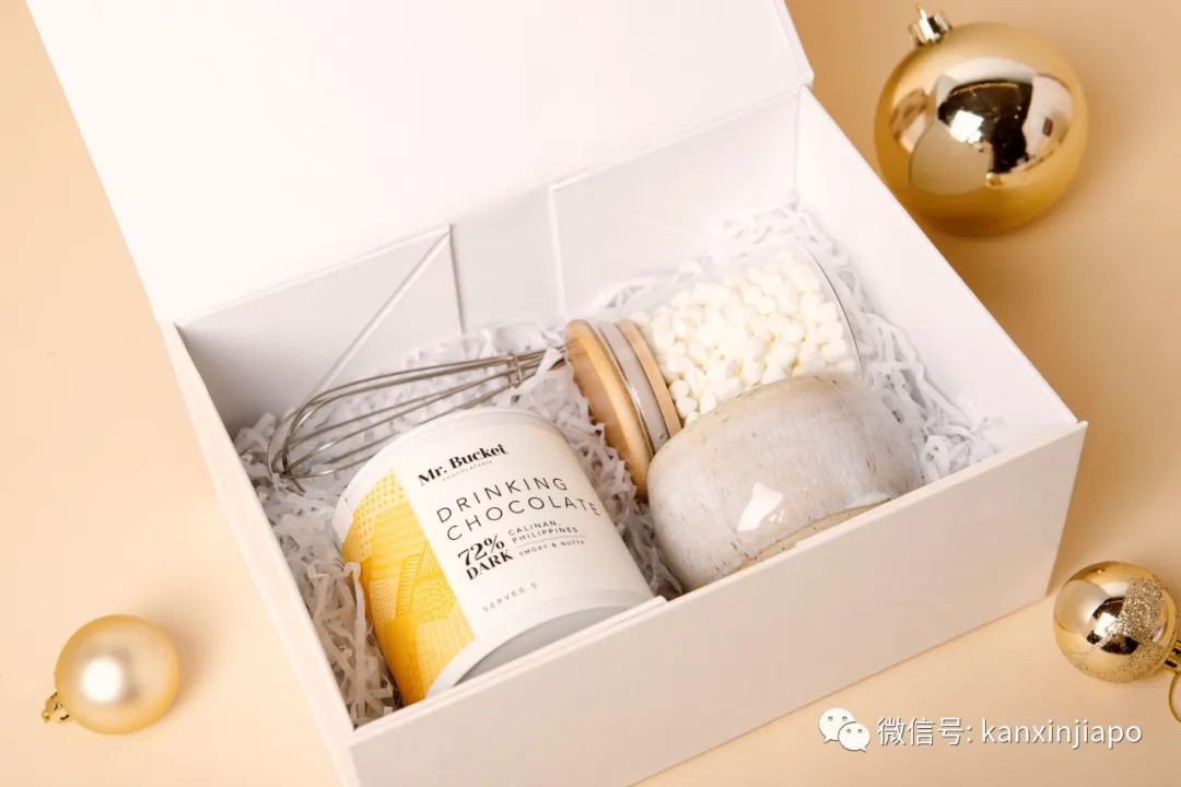 这间工坊可以自制巧克力圣诞树，有免费饮料还有各种礼盒等着你