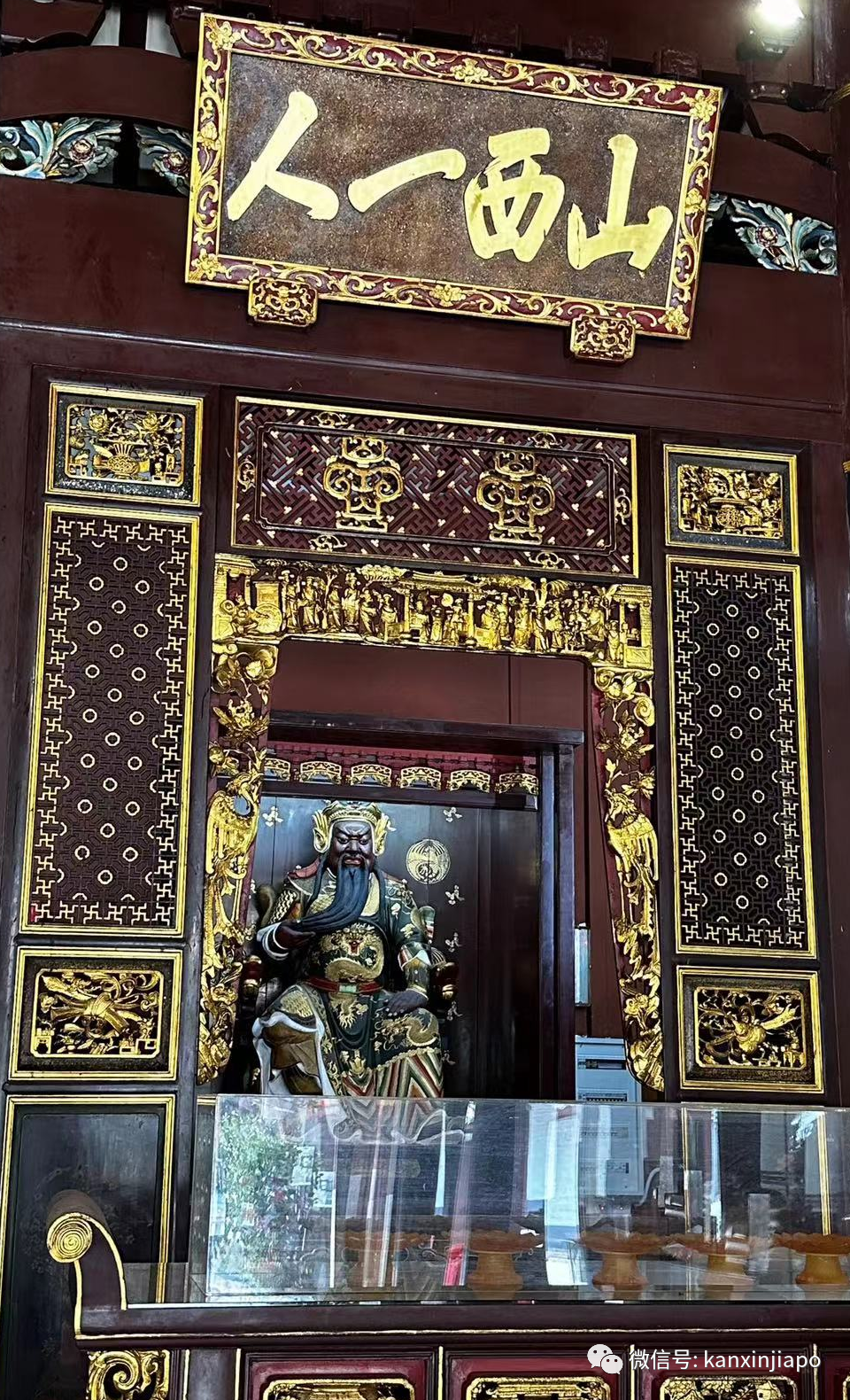 在新加坡,近两百年传统的华人古庙,却隐藏着这么多异域元素