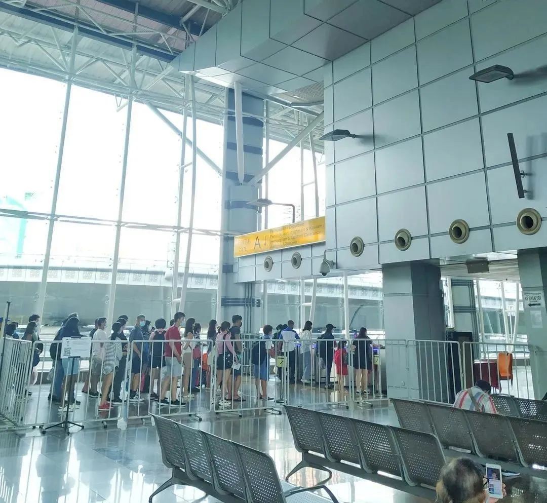 5分钟就能从马来西亚到新加坡的跨国短程火车，最低票价只要$1.4