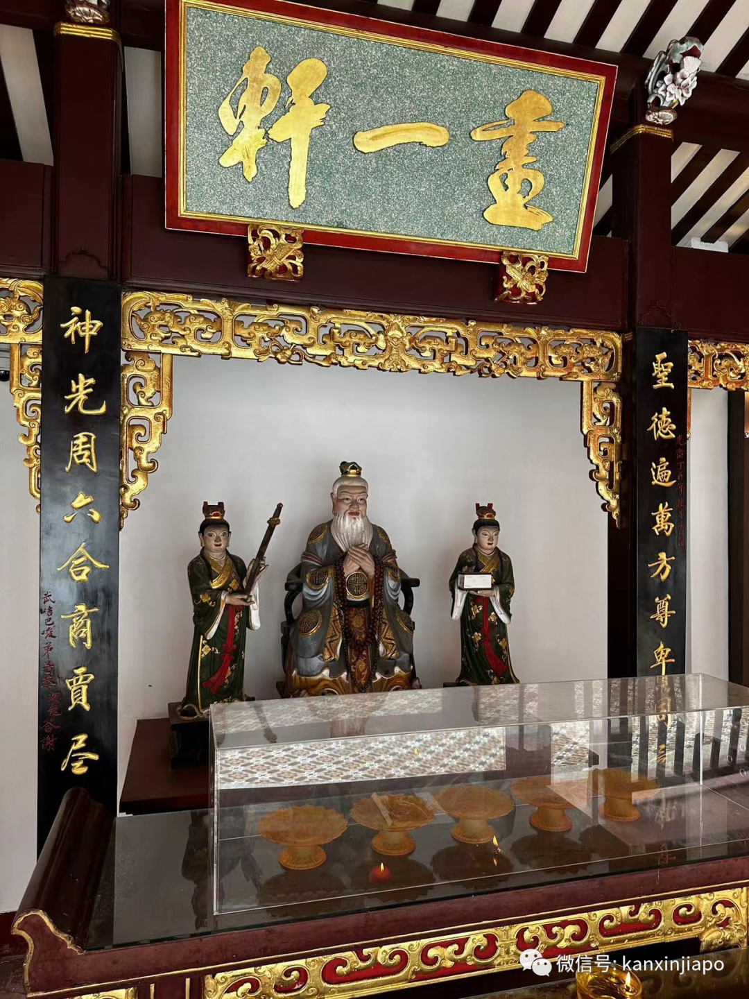 在新加坡,近两百年传统的华人古庙,却隐藏着这么多异域元素