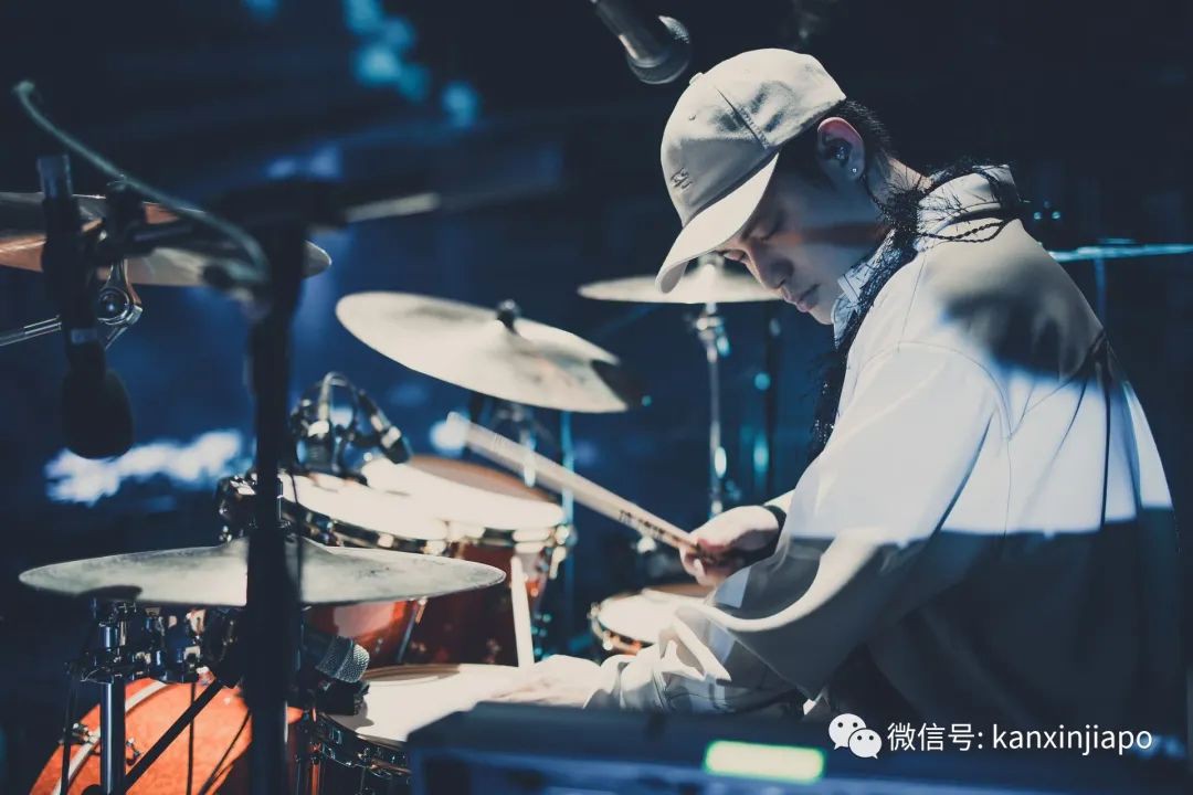 认识一下康姆士乐队,来新加坡巡演这些歌值得听