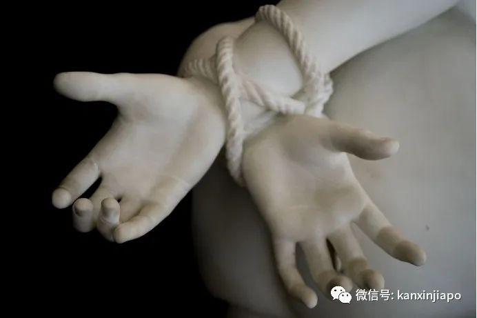 7岁新加坡男孩在新山险遭熟人绑架,父亲为救儿摔断两颗牙