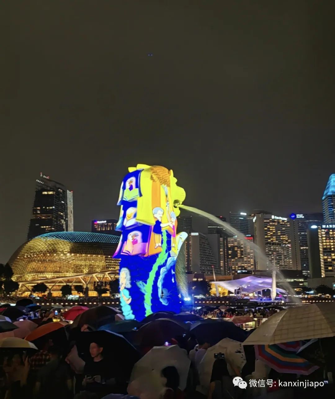 新加坡滨海湾狂欢跨年挤爆了,9个地点紧急临时关闭!烟花秀现场倒数,2024年来了~