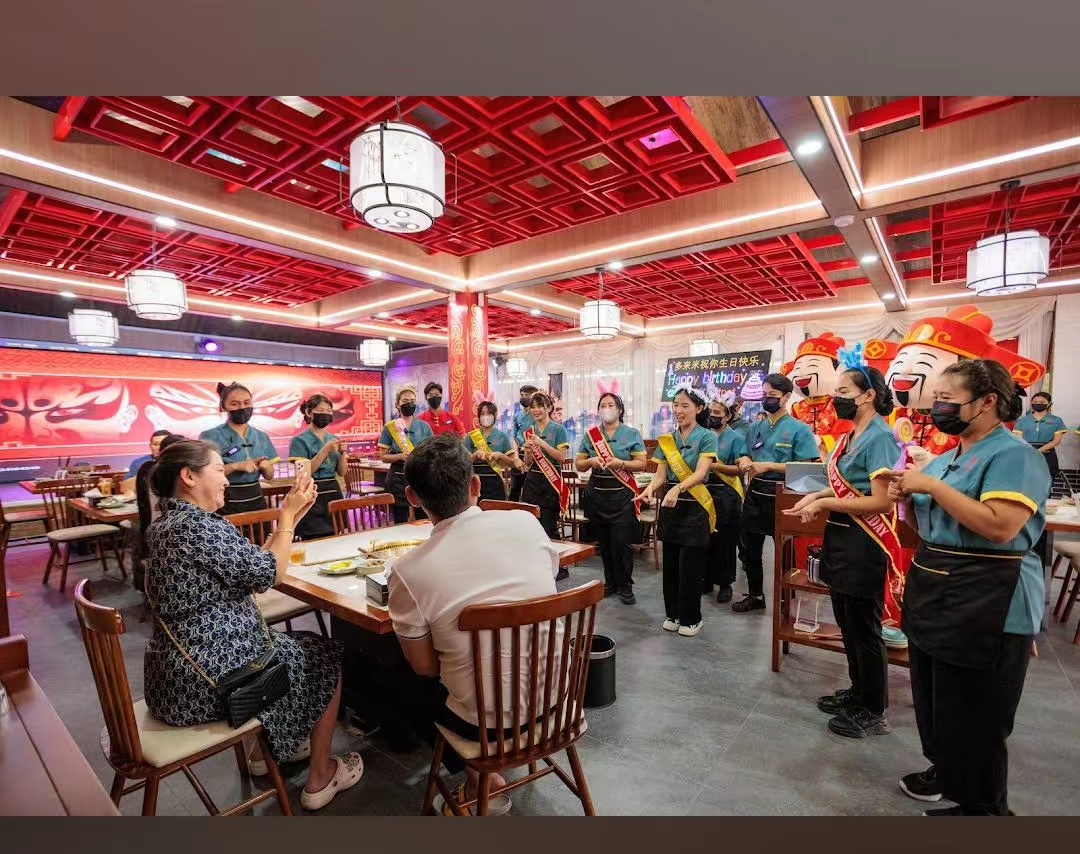 泰卷了！泰国政府发文要求餐厅学习“海底捞”？！