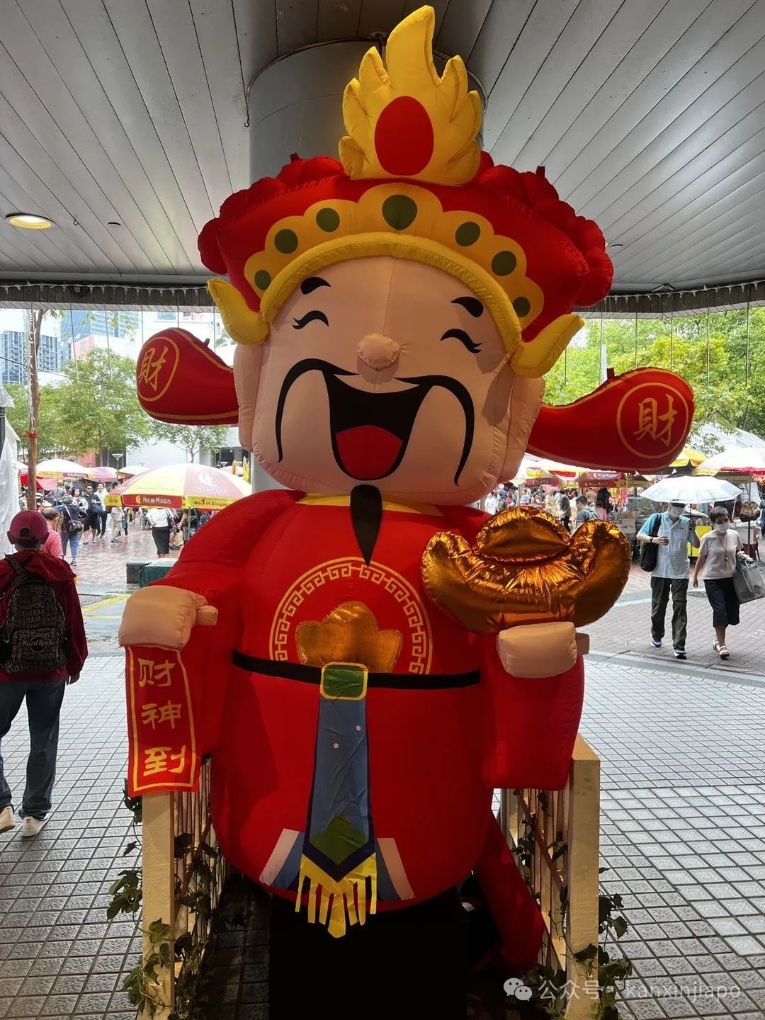 新加坡“含龙量”飙升,滨海湾巨龙霸气威武,全岛年味浓浓