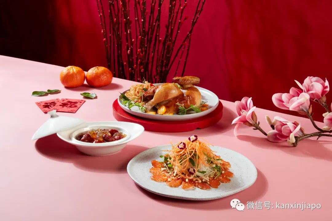 新加坡年夜饭除了必备盆菜，烤肉、火锅、自助餐也能有满满年味