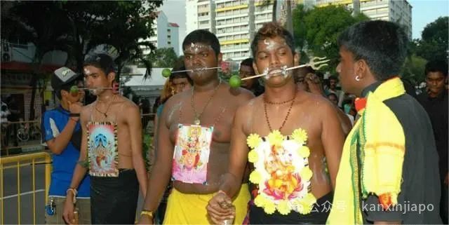身体穿刺插针是为祈福，新加坡大宝森节的仪式感满满