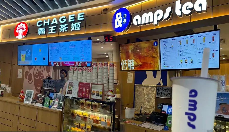 霸王茶姬在新加坡一夜变脸！品牌全面升级，饮料价格有调整
