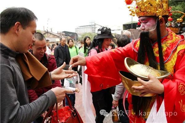 滨海广场2024龙年庆典，美食、舞狮表演等活动迎春节