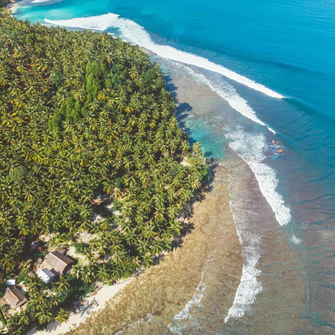 印尼小众顶级“冲浪岛”，还能怎么玩？