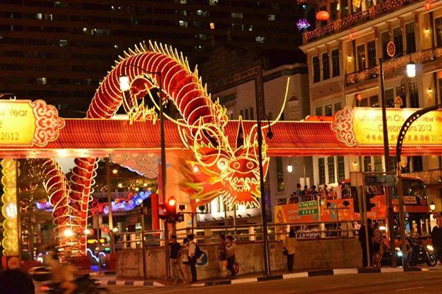 新加坡华人占74%，国歌为何用马来语唱？