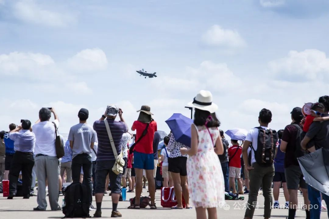 各国飞机编队表演，近距离看中国国产大飞机，就在新加坡航空展