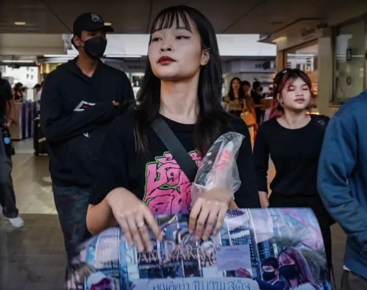 不作不死!泰国“反皇室网红”这次居然惹到公主?!