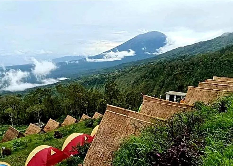 巴厘岛露营，在浪漫海滩、茂密森林、连绵山景、云海日出里“沦陷”