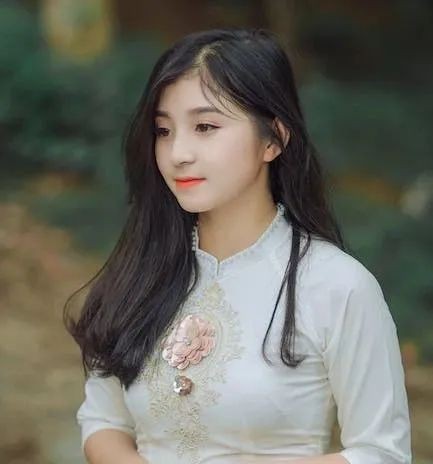 为什么她们从新加坡打飞的回上海注射玻尿酸？